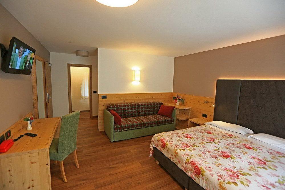 Hotel San Giovanni Vigo di Fassa Dış mekan fotoğraf