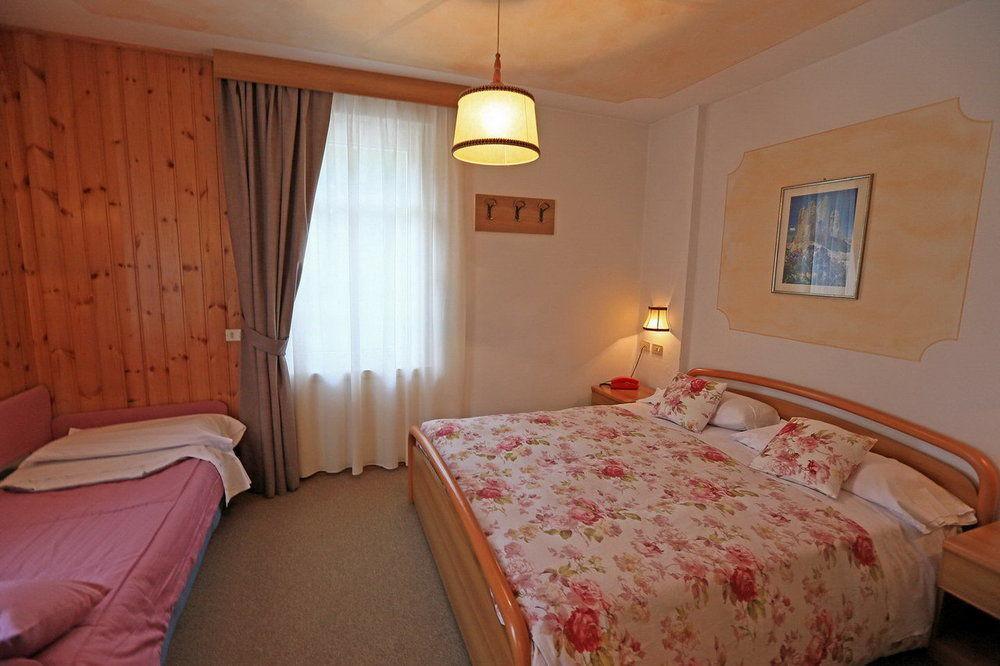 Hotel San Giovanni Vigo di Fassa Dış mekan fotoğraf